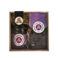 Футболкадағы трусики жоқ қыз